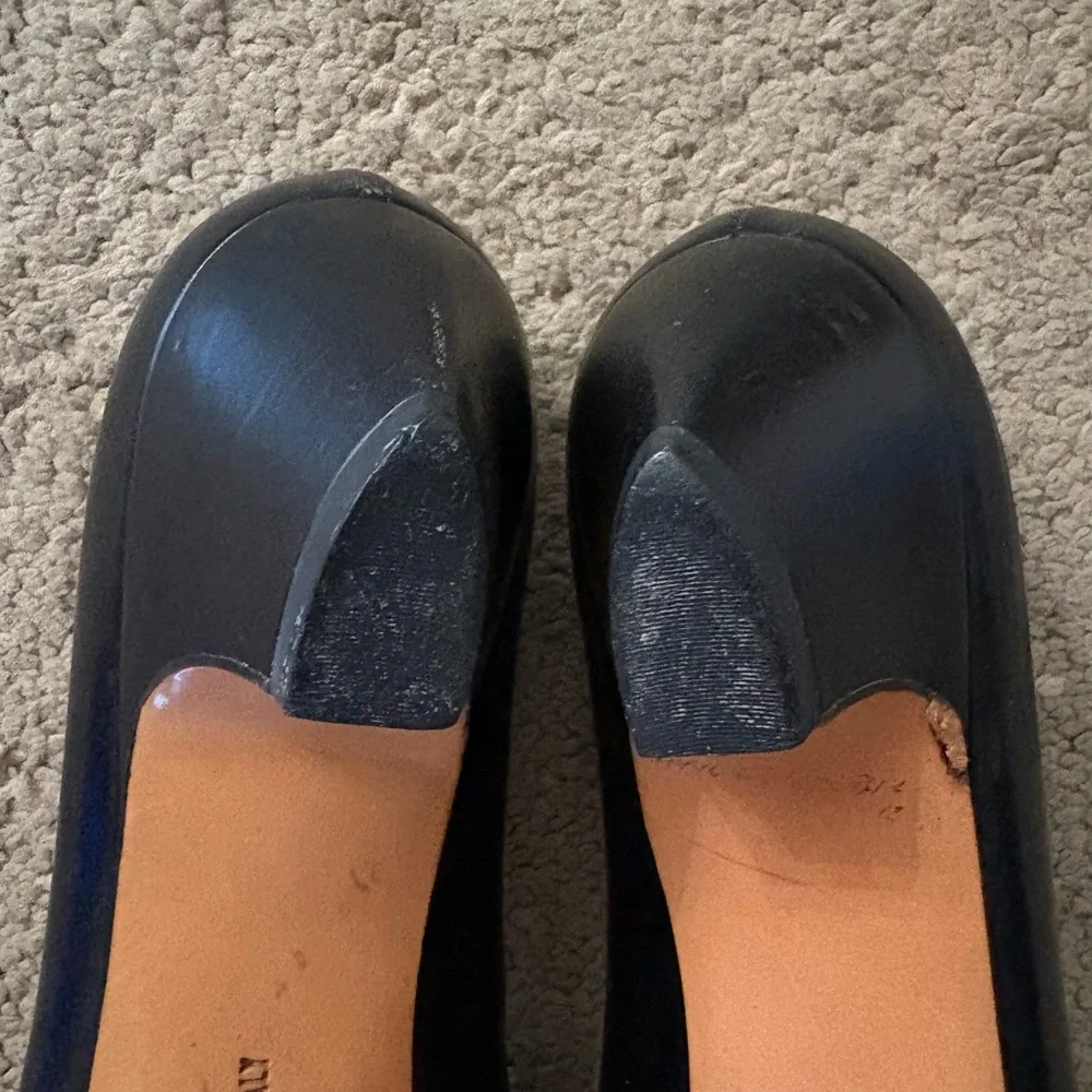 Salvatore Ferragamo Black Leather Low Pumps with Gold Accents size 6.5 AA